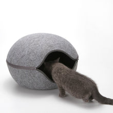 Load image into Gallery viewer, Egg Shape Dog Cat Bed